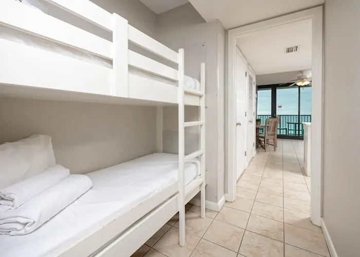 Phoenix Suites West 403 Hotel *
